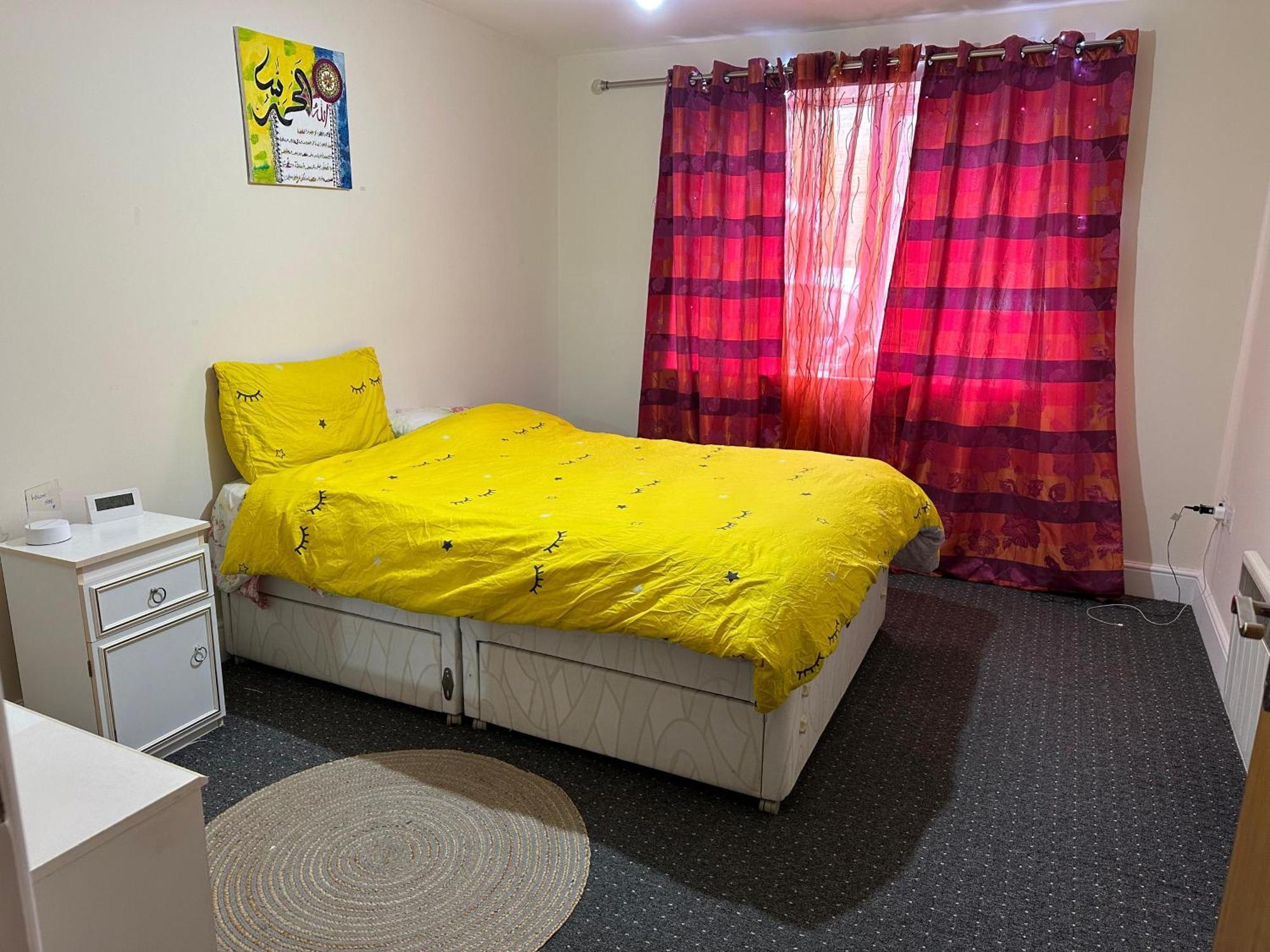 Проживание в семье Cozy In The Center Of